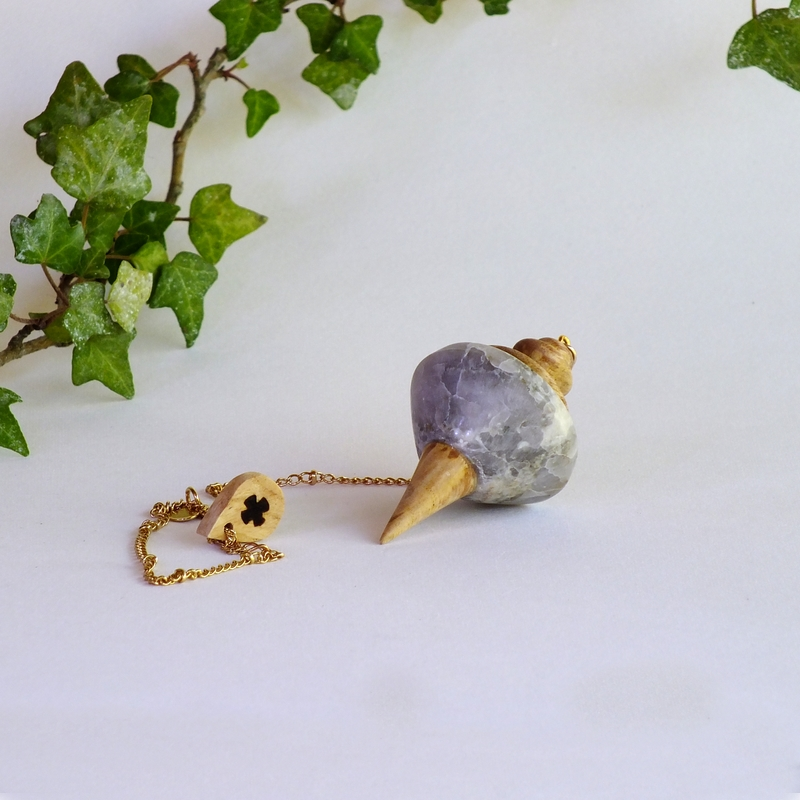 pendule bois et pierre